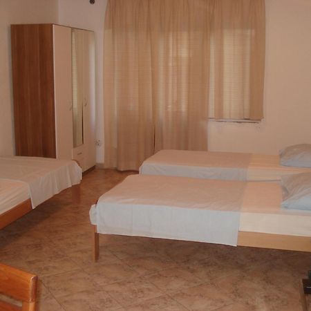 Guest House Karevic Χβαρ Δωμάτιο φωτογραφία